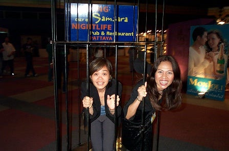 These two nice ladies try to steal a VAC-2000, or Sucky - now they are beeing treated behind bars :-)))